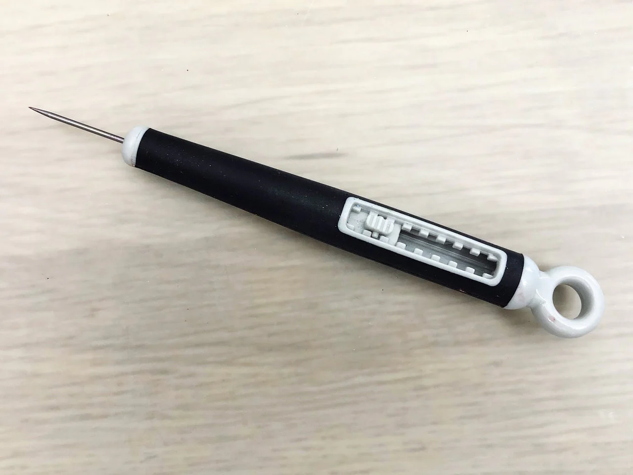 Tonic Studios Retractable Craft Pick by Tim Holtz - Image 3